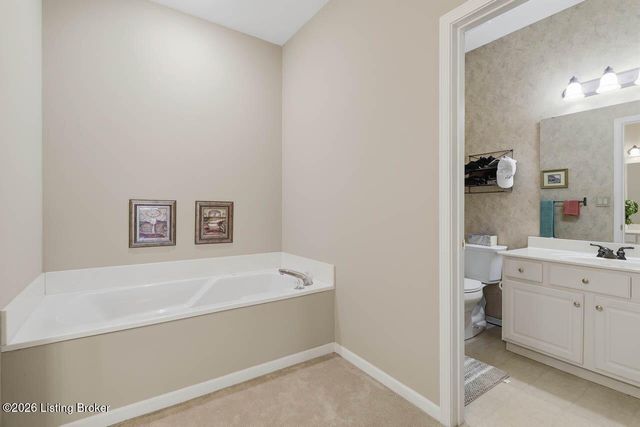 5005 Caerlson Ln, Louisville, KY 40241