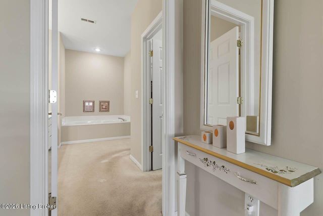5005 Caerlson Ln, Louisville, KY 40241