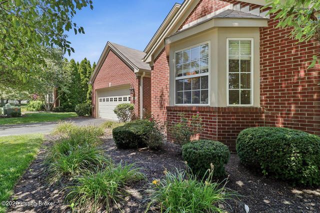 5005 Caerlson Ln, Louisville, KY 40241