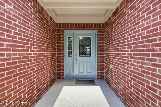 5005 Caerlson Ln, Louisville, KY 40241