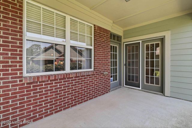 5005 Caerlson Ln, Louisville, KY 40241