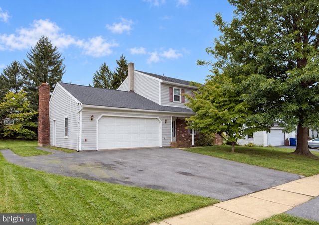 812 CARMAN DR, Reading, PA 19610