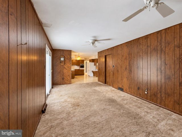 812 CARMAN DR, Reading, PA 19610