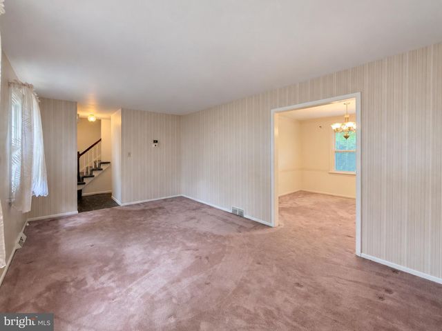 812 CARMAN DR, Reading, PA 19610