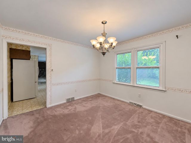 812 CARMAN DR, Reading, PA 19610