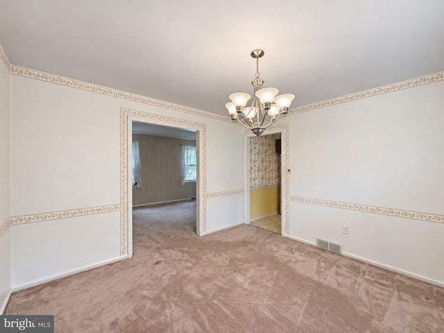 812 CARMAN DR, Reading, PA 19610