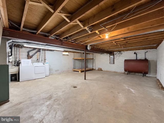812 CARMAN DR, Reading, PA 19610