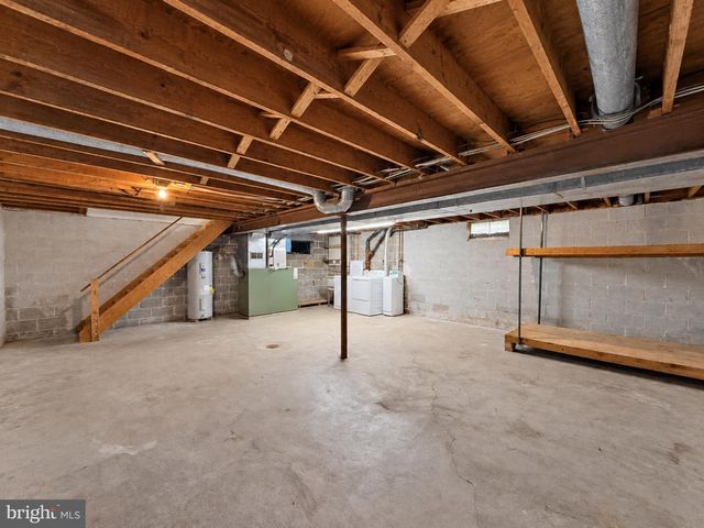812 CARMAN DR, Reading, PA 19610