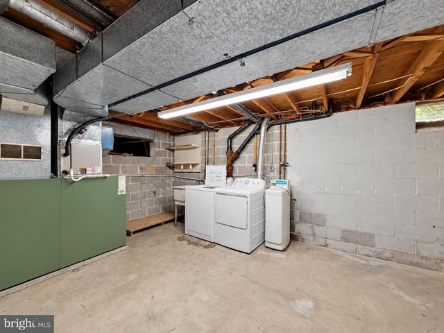 812 CARMAN DR, Reading, PA 19610