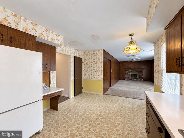 812 CARMAN DR, Reading, PA 19610