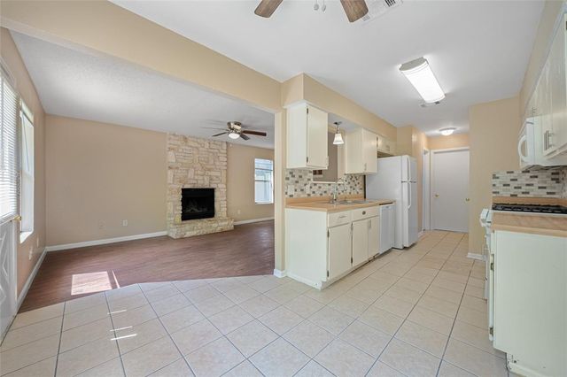 14203 Sussman CT A, Austin, TX 78728