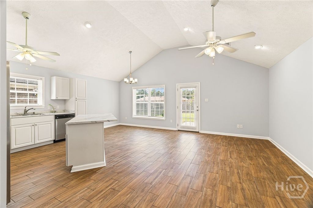 Image 15 of property listing at 7010 Johnny Mercer Boulevard, Savannah, GA 31410
