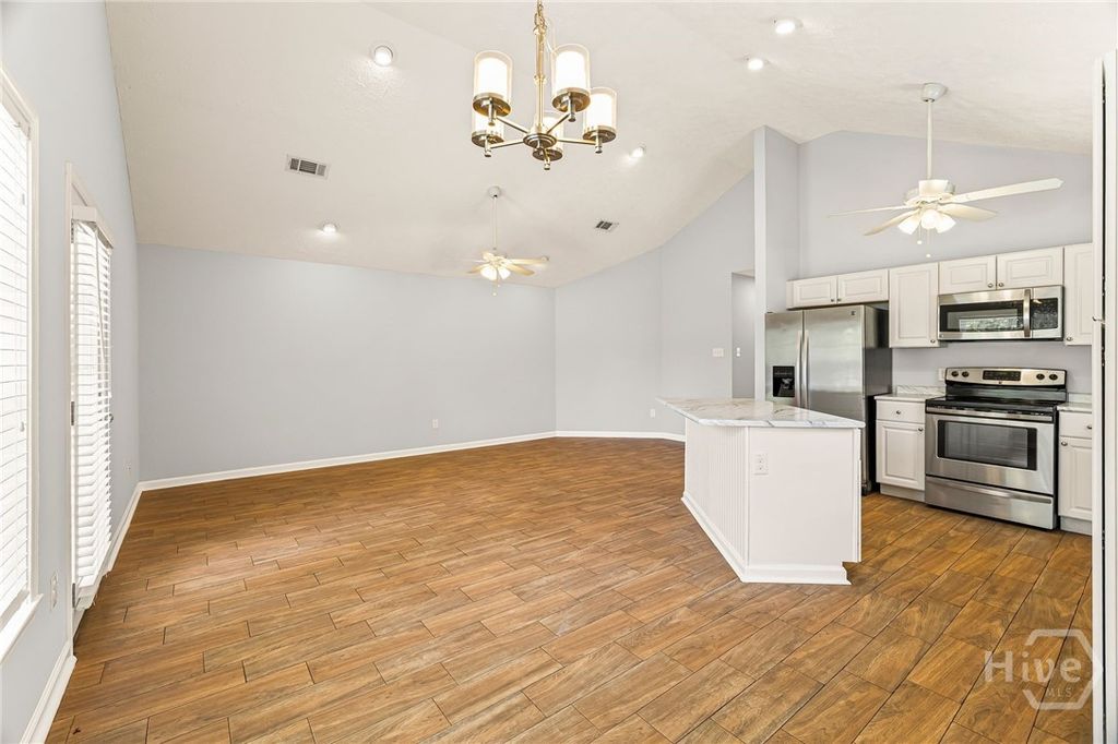 Image 17 of property listing at 7010 Johnny Mercer Boulevard, Savannah, GA 31410