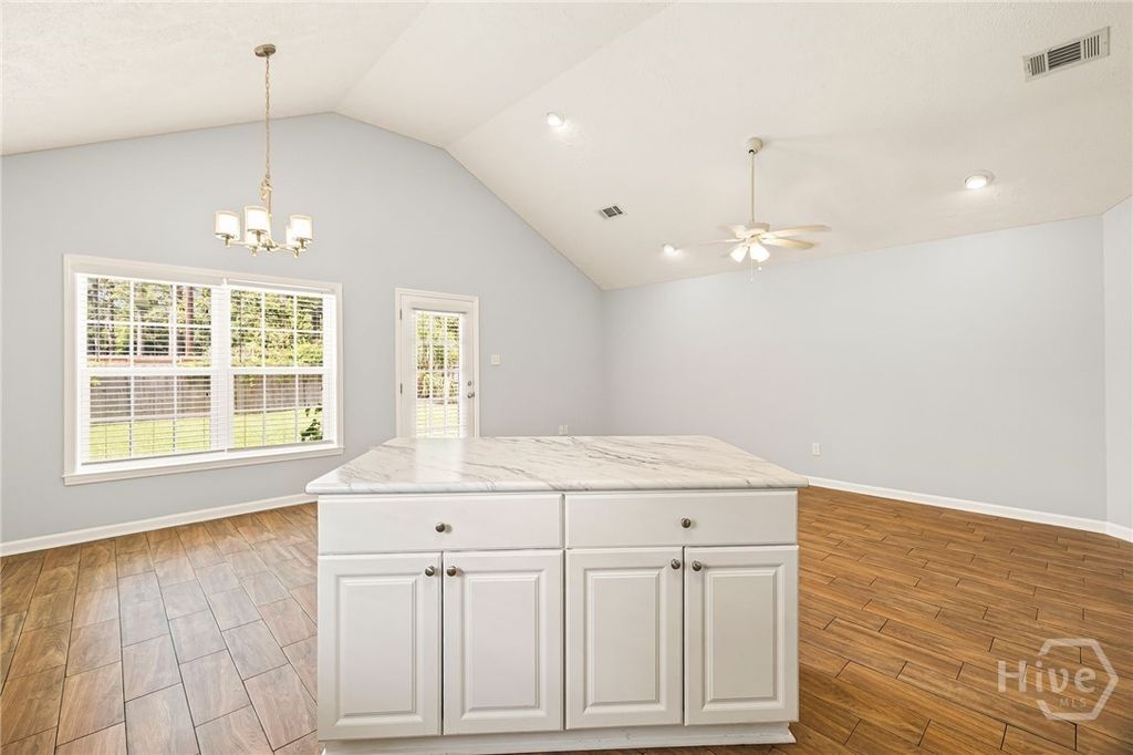 Image 19 of property listing at 7010 Johnny Mercer Boulevard, Savannah, GA 31410