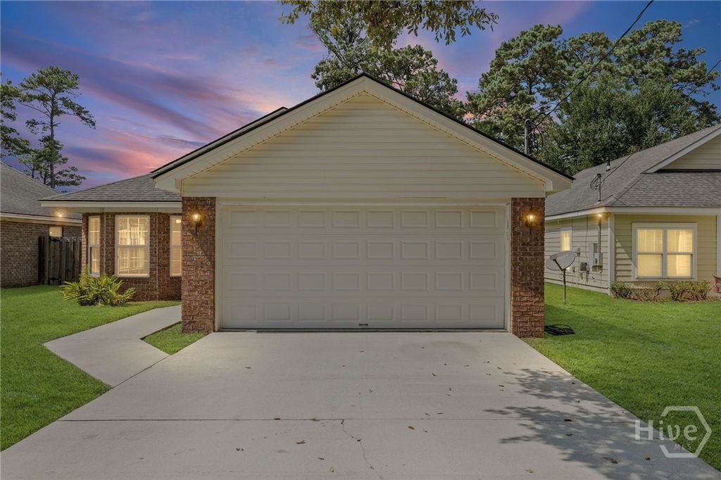 Image 2 of property listing at 7010 Johnny Mercer Boulevard, Savannah, GA 31410