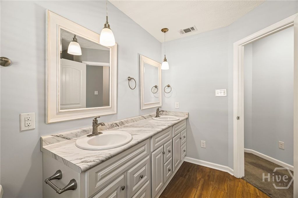 Image 27 of property listing at 7010 Johnny Mercer Boulevard, Savannah, GA 31410