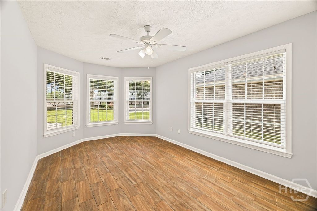 Image 31 of property listing at 7010 Johnny Mercer Boulevard, Savannah, GA 31410