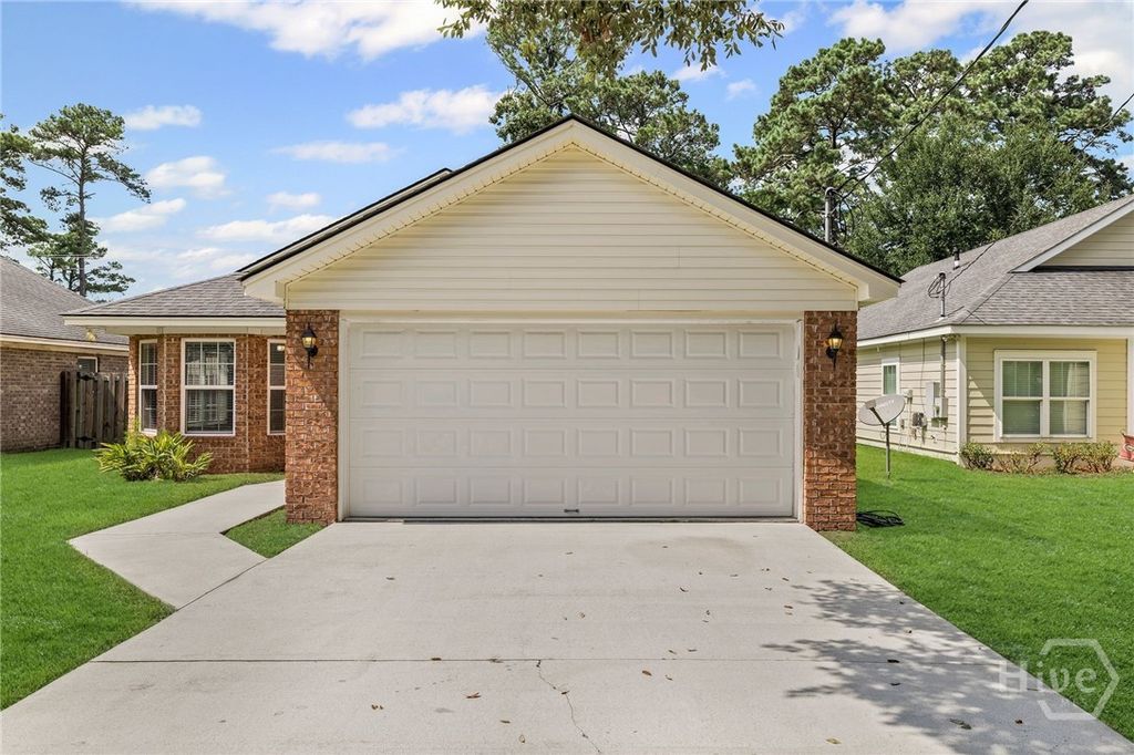 Image 4 of property listing at 7010 Johnny Mercer Boulevard, Savannah, GA 31410