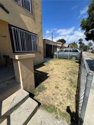 1349 W 49th, Los Angeles, CA 90037