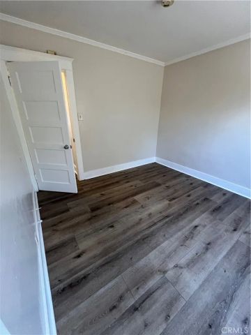 1349 W 49th, Los Angeles, CA 90037