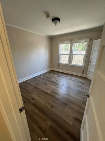 1349 W 49th, Los Angeles, CA 90037