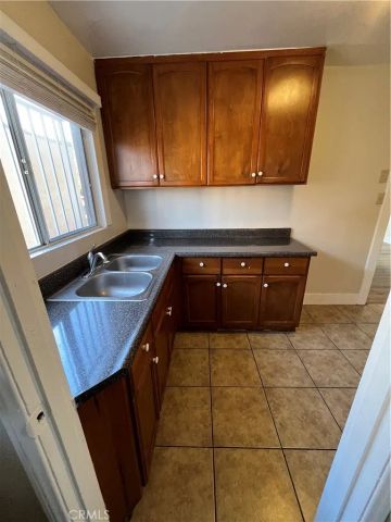 1349 W 49th, Los Angeles, CA 90037