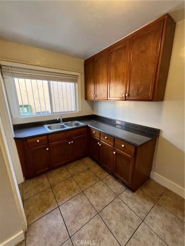 1349 W 49th, Los Angeles, CA 90037