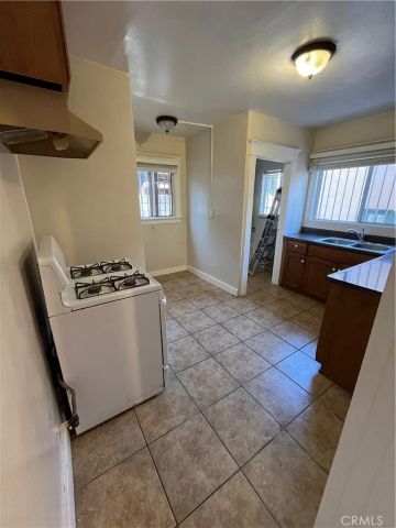 1349 W 49th, Los Angeles, CA 90037