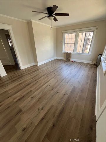 1349 W 49th, Los Angeles, CA 90037