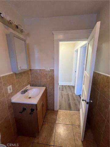1349 W 49th, Los Angeles, CA 90037