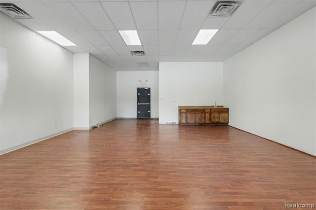 33950 Van Born Road, Wayne, MI 48184