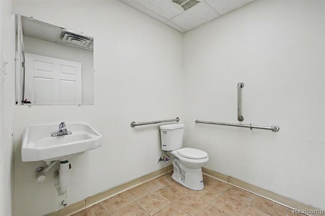 33950 Van Born Road, Wayne, MI 48184