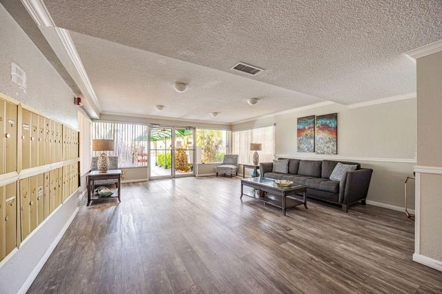 22605 SW 66th Avenue 206, Boca Raton, FL 33428