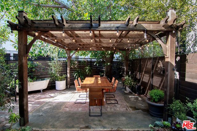 1130 Electric Avenue, Venice, CA 90291