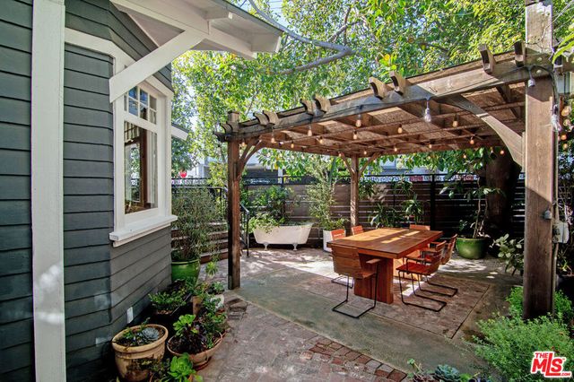 1130 Electric Avenue, Venice, CA 90291