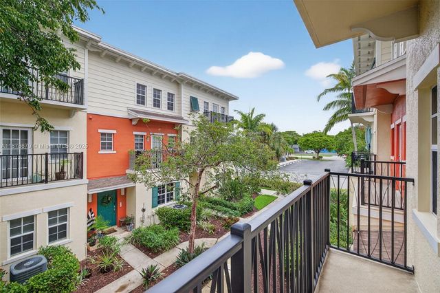 617 SW 1st Ave, Pompano Beach, FL 33060