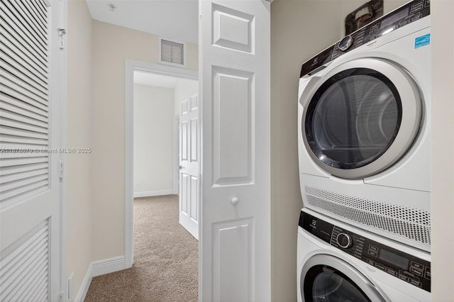 617 SW 1st Ave, Pompano Beach, FL 33060