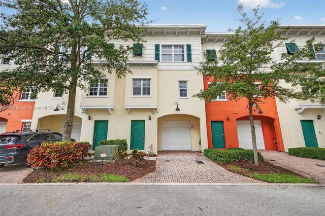 617 SW 1st Ave, Pompano Beach, FL 33060