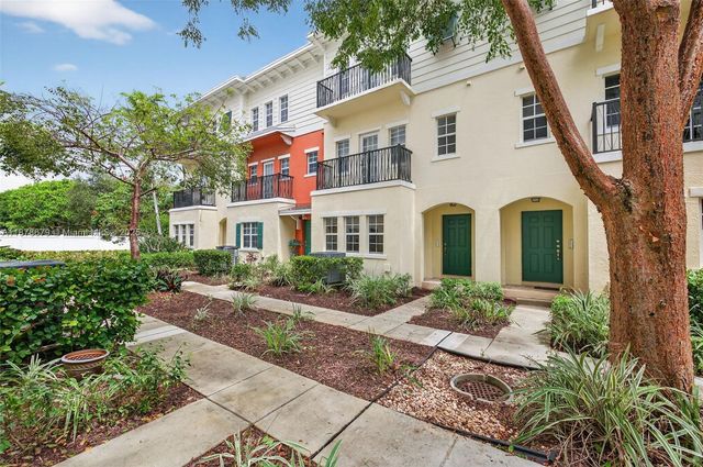 617 SW 1st Ave, Pompano Beach, FL 33060