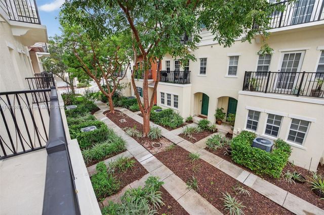 617 SW 1st Ave, Pompano Beach, FL 33060