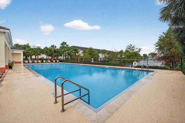 617 SW 1st Ave, Pompano Beach, FL 33060