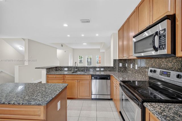 617 SW 1st Ave, Pompano Beach, FL 33060