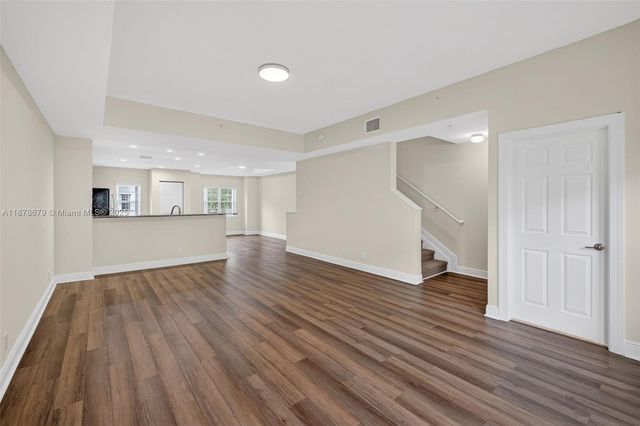 617 SW 1st Ave, Pompano Beach, FL 33060