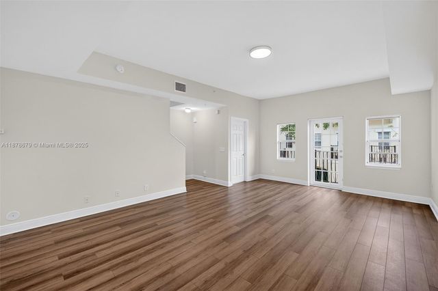 617 SW 1st Ave, Pompano Beach, FL 33060