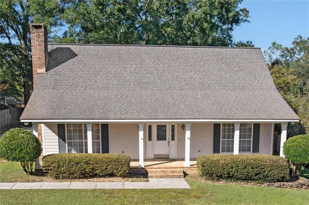 6104 Scenic West Drive, Mobile, AL 36693 — exterior