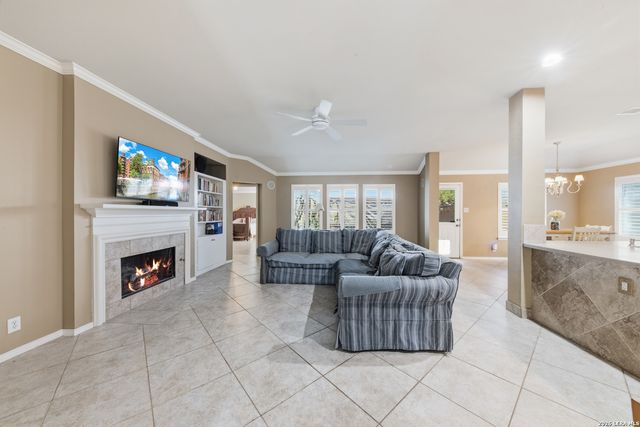 213 Bending Oak, New Braunfels, TX 78132
