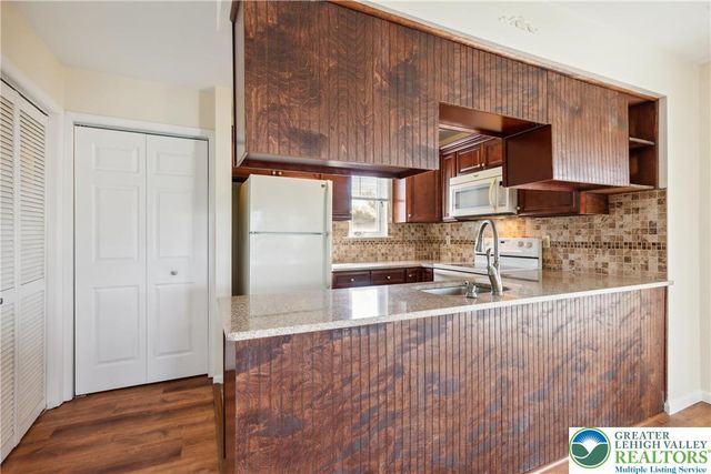 110 Drift Court B, Bethlehem Twp, PA 18020