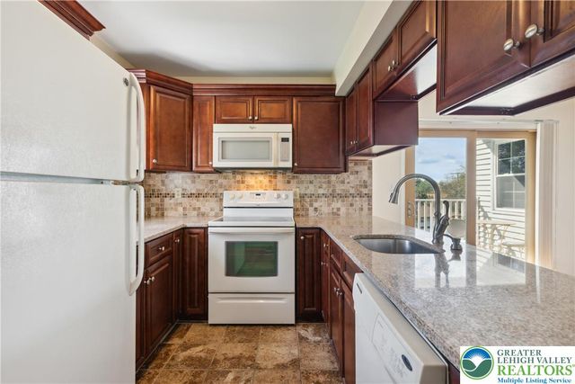 110 Drift Court B, Bethlehem Twp, PA 18020