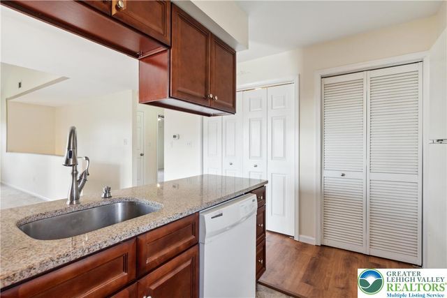 110 Drift Court B, Bethlehem Twp, PA 18020