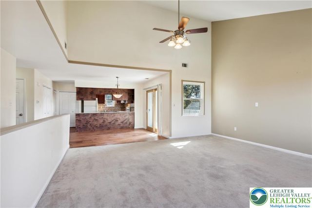 110 Drift Court B, Bethlehem Twp, PA 18020